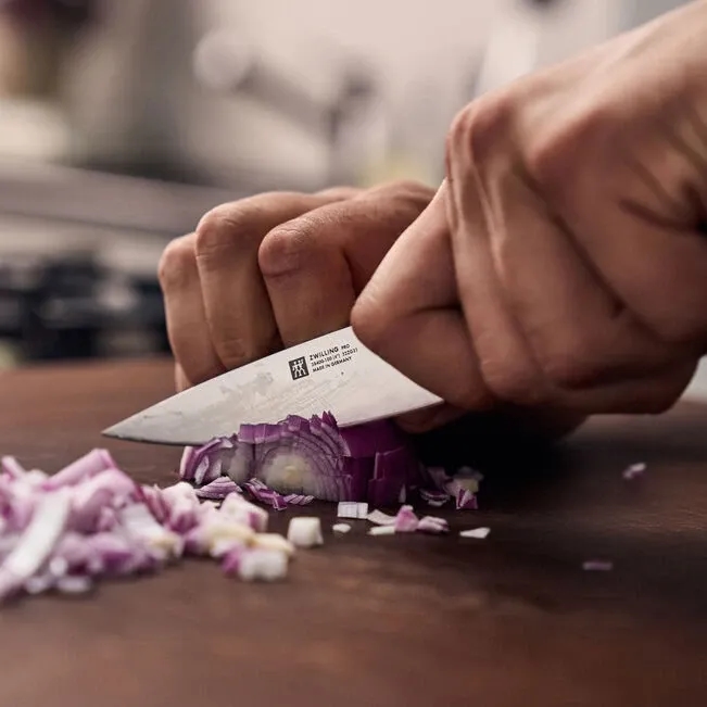 Нож для чистки овощей Zwilling Pro, 10 см | Фото 4