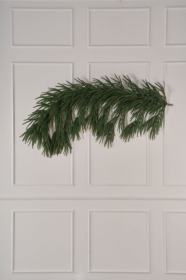 Ветка еловая Южная хвоя Max Christmas, 160 см