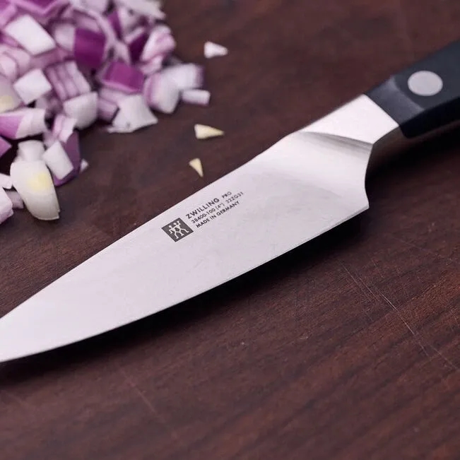Нож для чистки овощей Zwilling Pro, 10 см | Фото 5